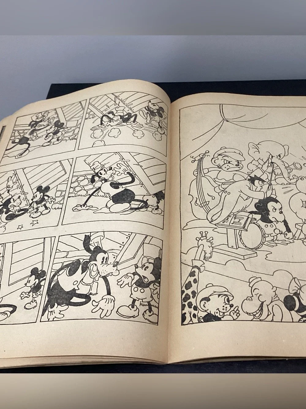 Vtg. A Walt Disney PAINTBOOK original cost 79 cents. Minimal watercolor paint